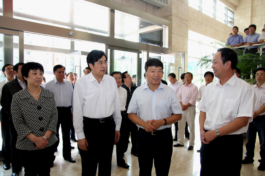 徐绍史部长郭金龙市长来局考察指导地勘工作.jpg/
