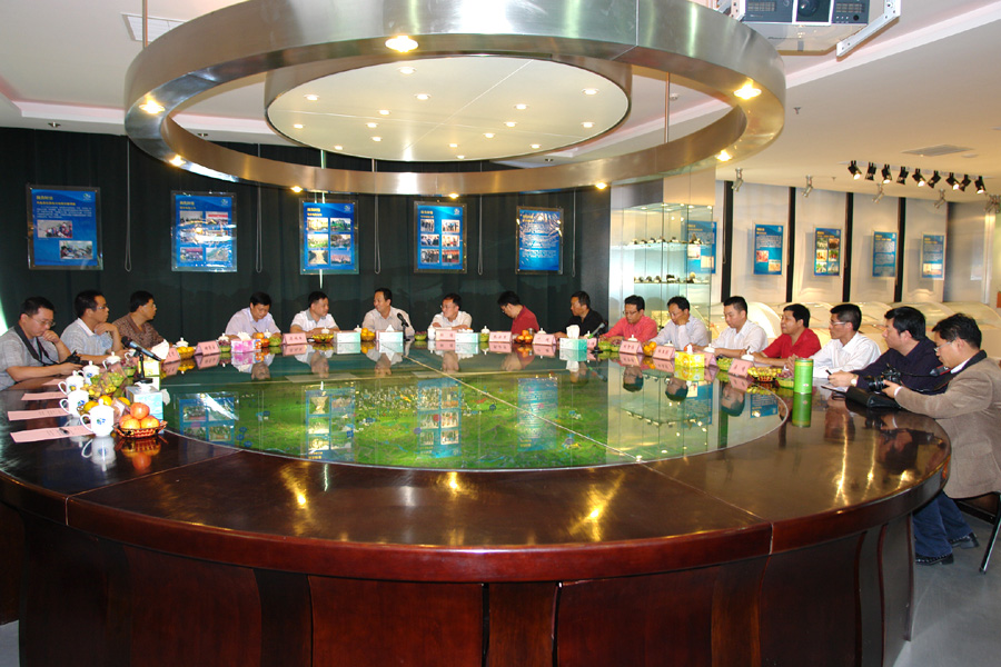 广东省地质局来局考察交流地面沉降监测工作.jpg/