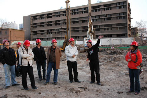 21局长魏连伟赴太原工地检查工作慰问职工.jpg/