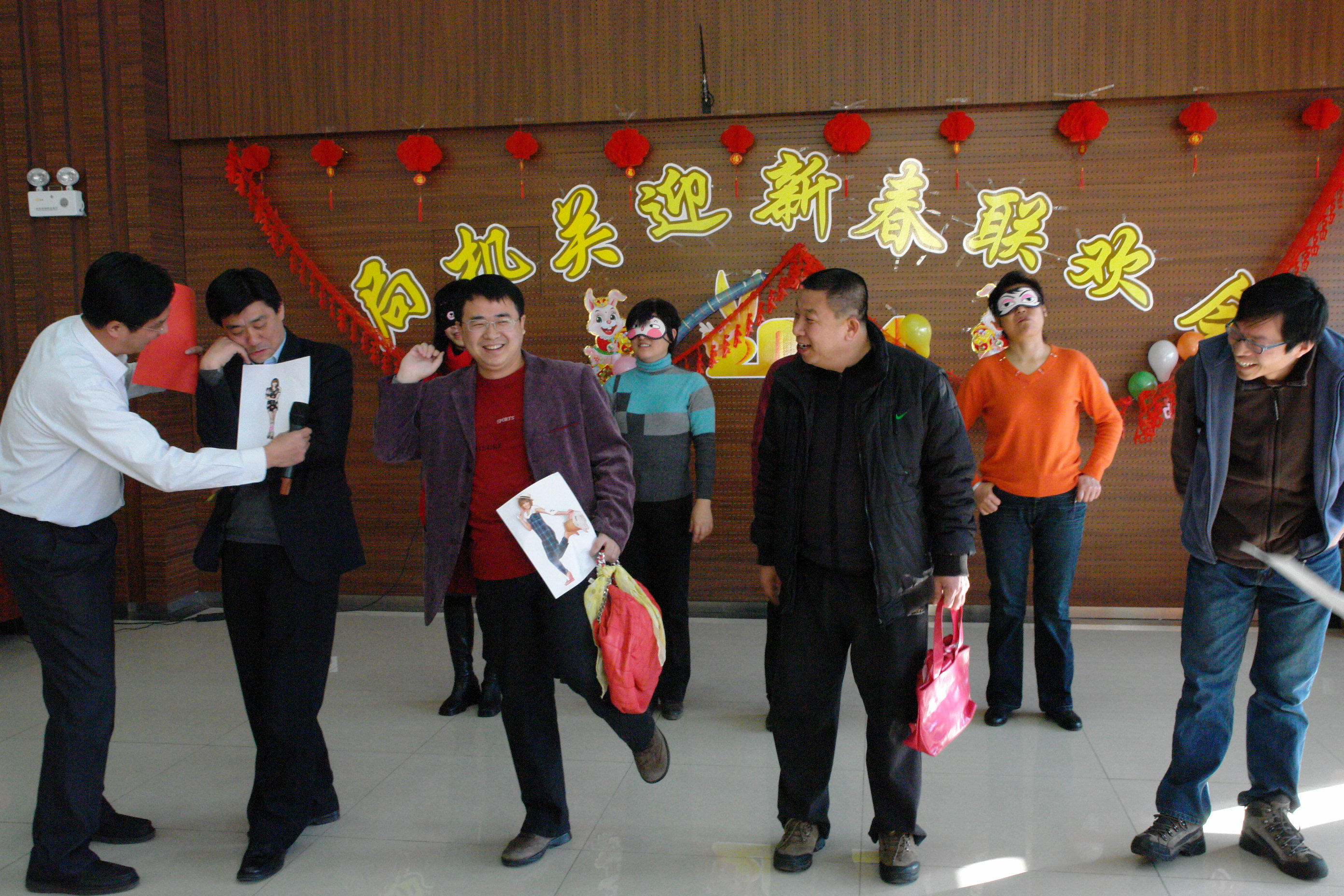8.局机关迎新春联欢会.jpg/