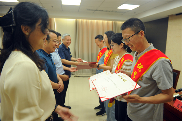 32 20240712（周静）“学纪律、明规矩、守廉洁”市地环所召开党纪学习教育专题党课暨警示教育大会 (2).jpg