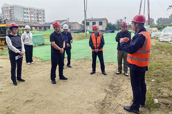 47 20240927（沙特）刘少敏实地调研北京市地面沉降监测网建设工程项目施工现场 (6).jpg