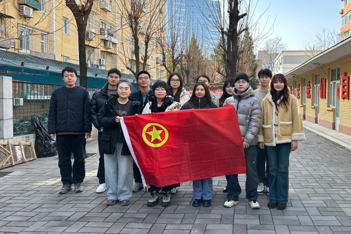 20260303（周静）三月春风暖人心　雷锋精神伴我行　市地环所团委开展学雷锋敬老志愿服务活动 (1) .jpg
