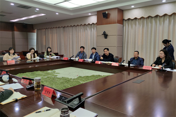 1730251458228.jpg 11 20240322(张旭航)市地勘院副院长李方震主持召开地下水模型调研座谈会.jpg