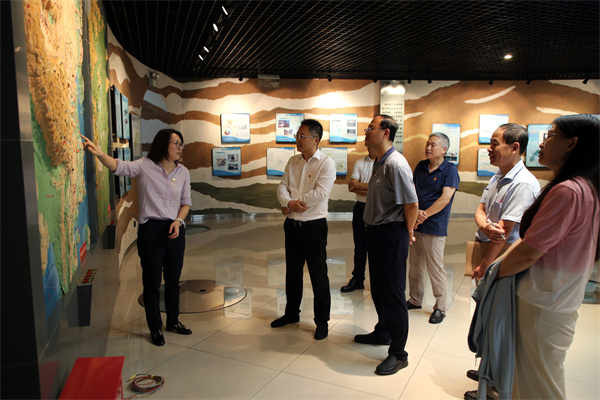 1730258848435.jpg 40 20240820(周涛)周同伟同志深入市地勘院地环所联系党支部调研指导 (2).jpg