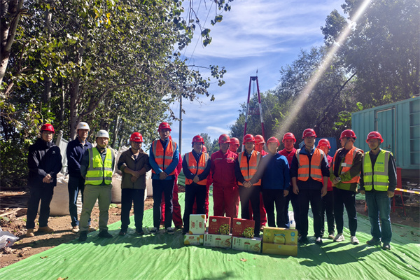 1730273665645.jpg 49 20241002(赵龙)市地环所领导深入地面沉降监测网建设工程施工现场开展巡视慰问 (6).jpg