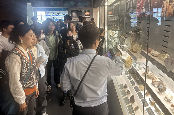 1730278499138.jpg 20241011(陈伟建)科普盛宴启航于中国地质博物馆,探寻地质科学奥秘共享智慧之光——“科技工作者之家系列活动”之“参观中国地质博物馆” (3).jpg