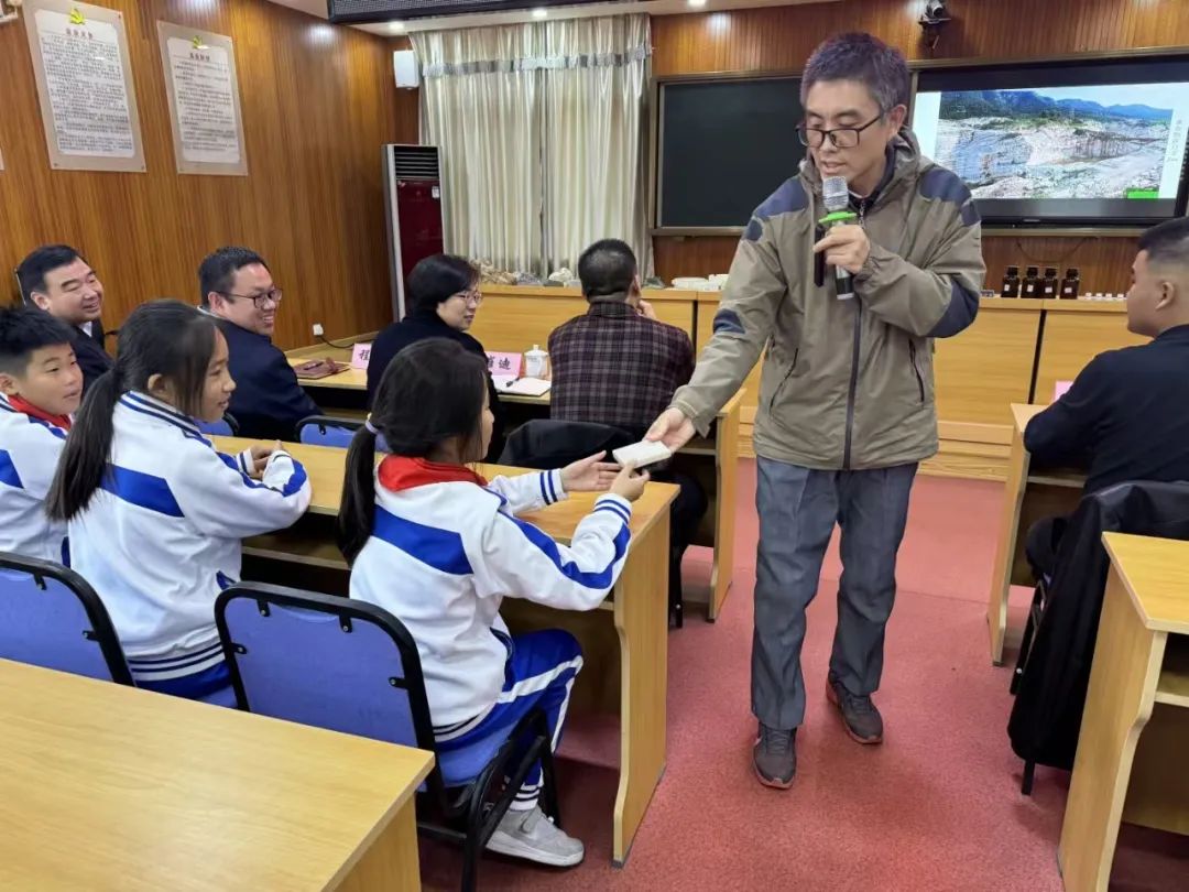 1733451109175.jpg 200.jpg