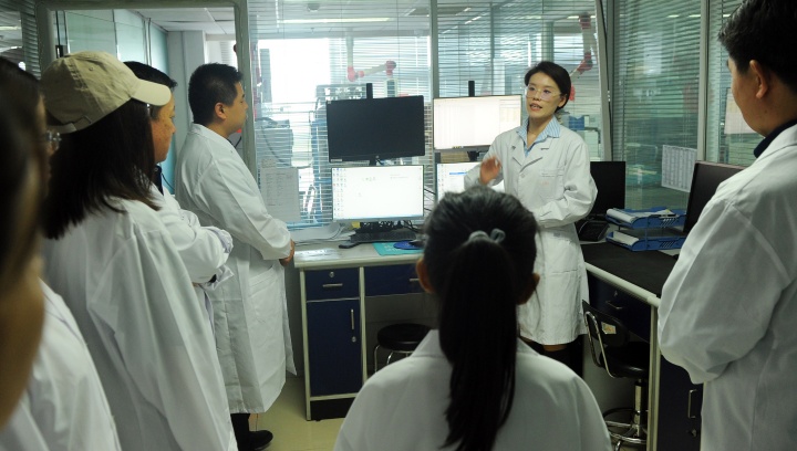 1762130078461.jpg 20250926(张鸿斌)沉浸探索水科学实验室,零距离体验水质检测奥秘 市地环所“见证每一滴水的清澈”开放日活动圆满举行 (2).jpg